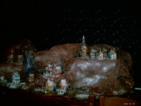 voici un beau village de noel.